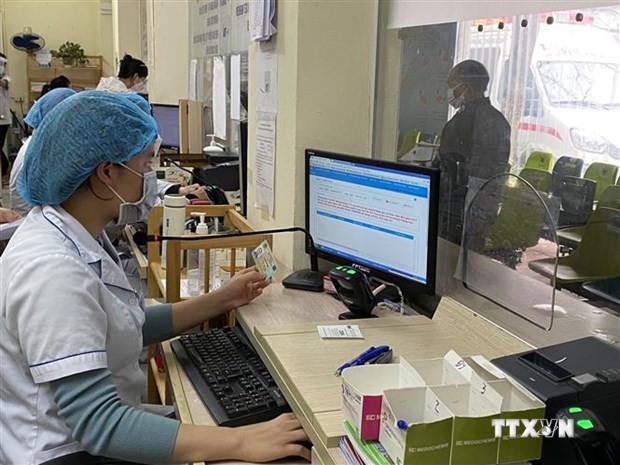 越南社会保险为试行持身份证直接就医机制做好准备