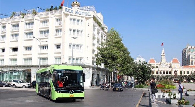 胡志明市首条纯电动公交线路将于3 月9 日开始运营