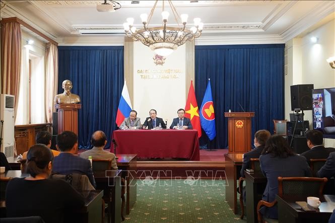 越南驻俄大使馆助力解决新形势下旅俄越南人遇到的困难