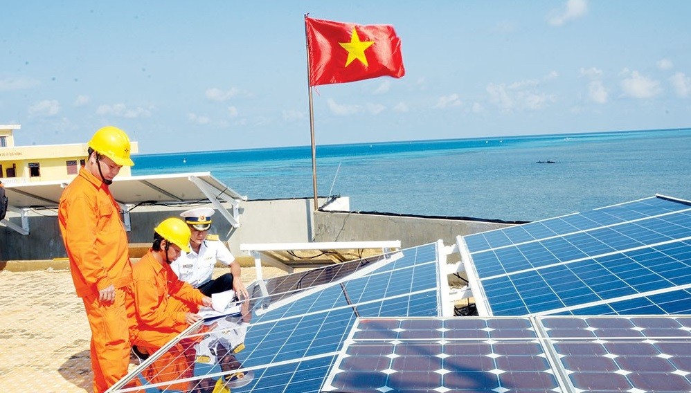 越南电力集团为维护国防安全和发展海岛经济做出贡献