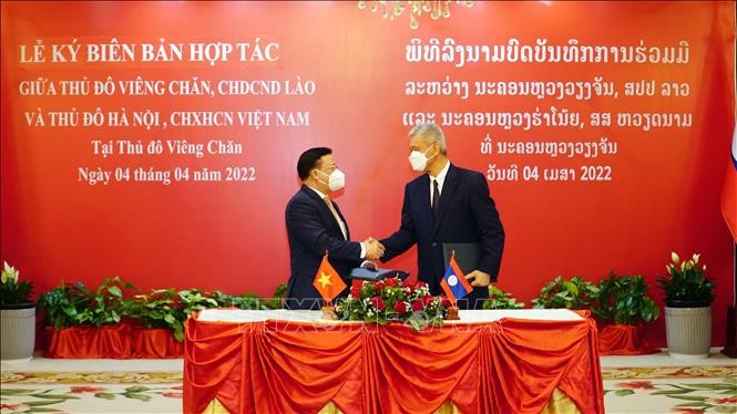 越南首都河内与老挝首都万象加强合作