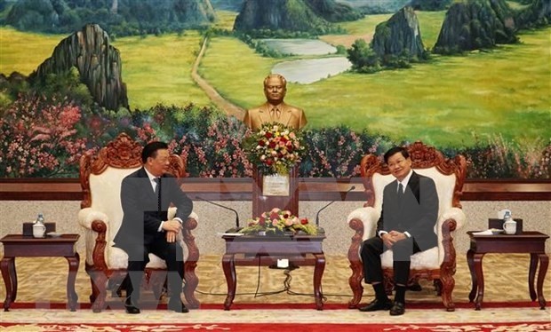 老挝领导高度评价河内与万象之间的密切合作关系