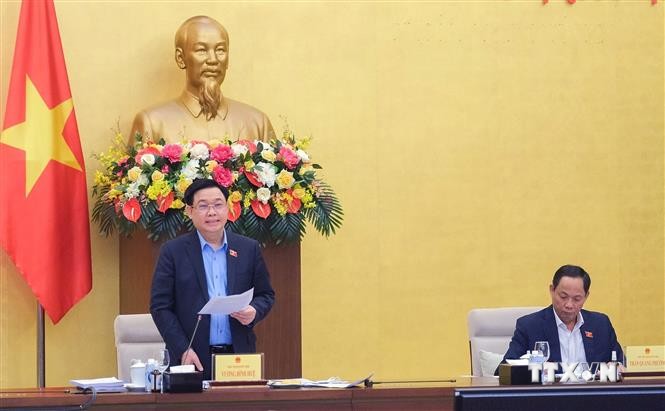 越南国会主席： 继续革新提高国会监督活动的质量与效率