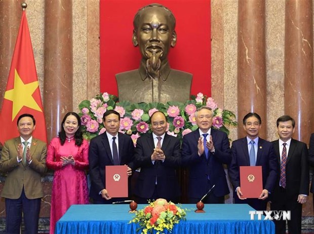 阮春福出席国家主席办公厅与最高人民检察院、最高人民法院协作机制签约仪式
