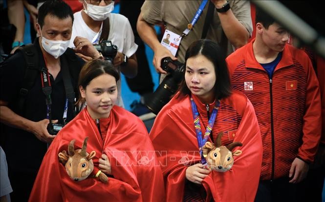 第31届东运会：跳水运动员吴芳梅和梅红幸为越南夺得第二枚银牌