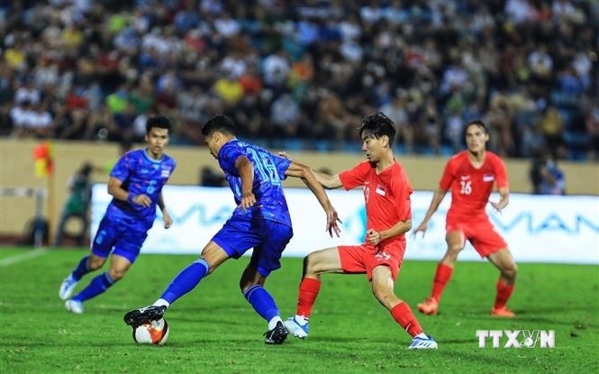 第31届运动会男足比赛：泰国队以5-0大胜新加坡队 名列B组首位