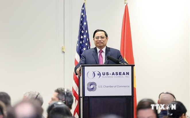 越南政府总理范明政与美国企业界代表会面