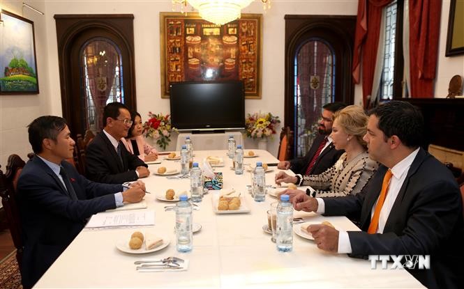 越南与巴拉圭加强文化领域合作
