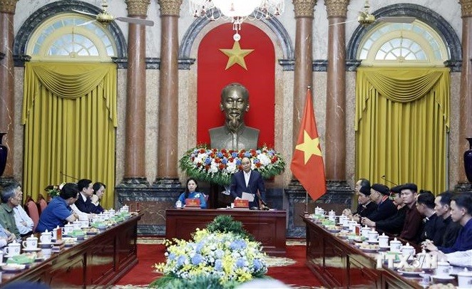 国家主席阮春福与宣光省少数民族威望人士代表会面