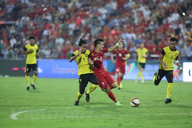 第31届东南亚运动会男足比赛：越南队以1比0领先马来西亚队