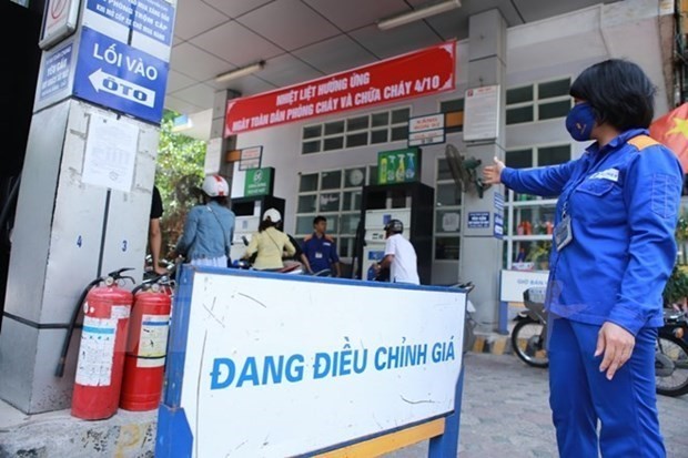 越南国内汽油价格每升上调600越盾