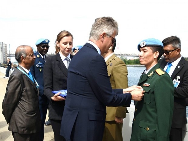 联合国向越南人民军军官颁发联合国勋章