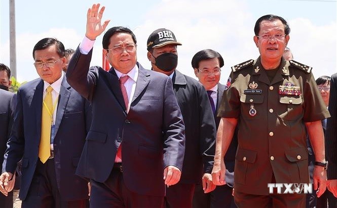 越柬两国总理出席推翻波尔布特政权45周年纪念活动