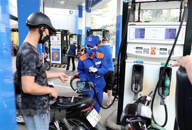 汽油价格小幅上涨 石油每升上涨近1000越盾
