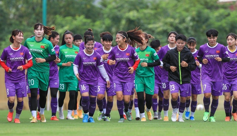 越南女足队启程前往法国进行训练