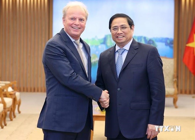 越南政府总理范明政会见世行首席执行官阿克塞尔·冯·托森伯格
