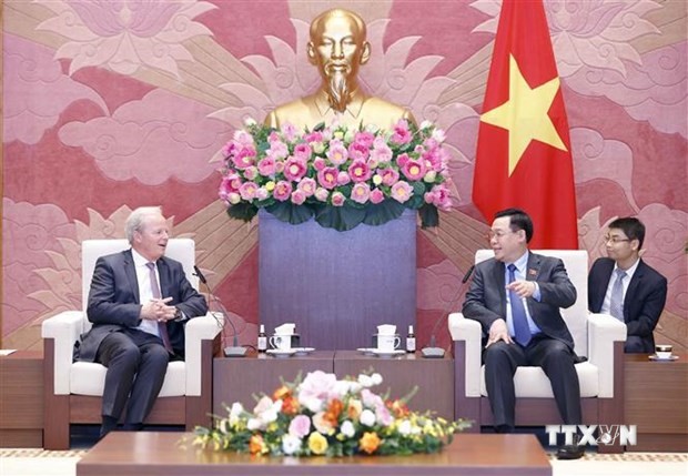 越南国会主席王廷惠会见世界银行首席执行官阿克塞尔· 冯· 托森伯格