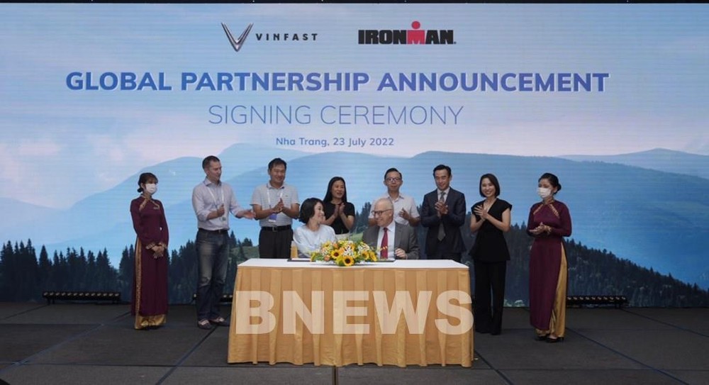 VinFast与 IRONMAN建立全球合作伙伴关系