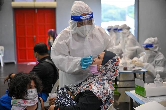 马来西亚提出应对奥密克戎变异株感染病例数增加的措施