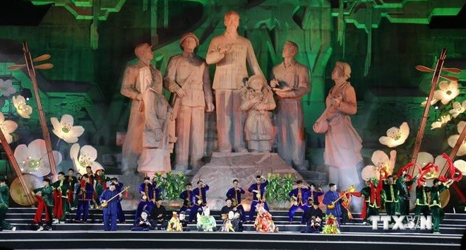 “越南岱依族、侬族和傣族天曲”人类非物质文化遗产代表作名录证书颁证仪式举行