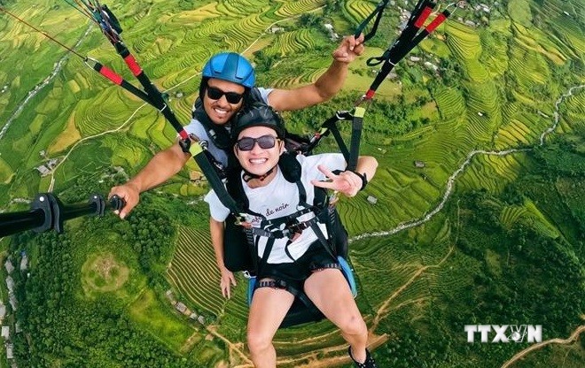 百名国内外飞行员参加2022年邱坡滑翔伞节