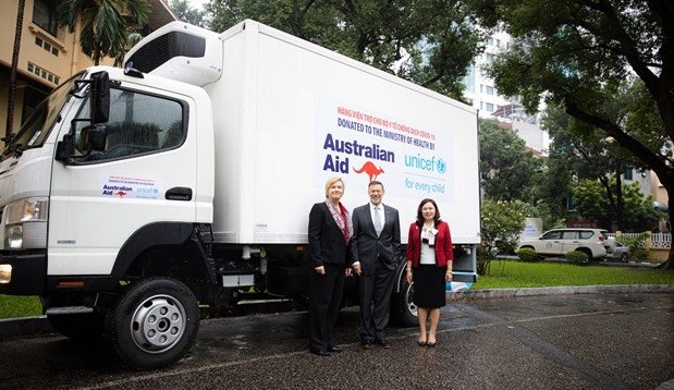 澳大利亚和联合国儿童基金会向越南提供五辆新冠疫苗运送专用冷藏车