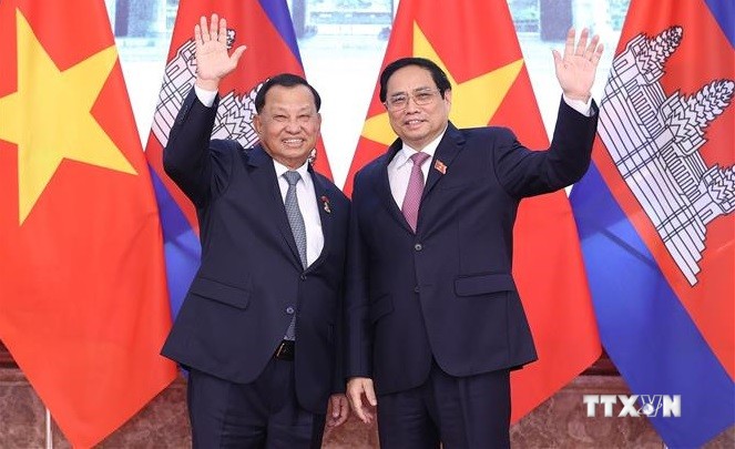 越南政府总理范明政会见柬埔寨参议院主席