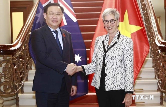 越南国会主席王廷惠会见澳大利亚维多利亚州州长和贸易部长