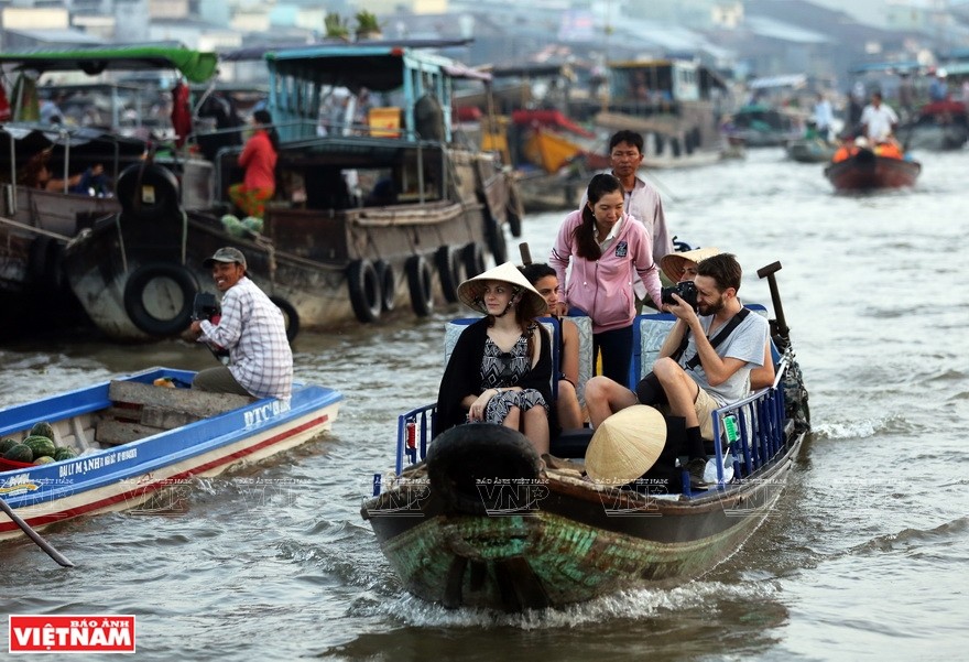 越南南方西部地区各省为即将到来的春游热潮做好准备