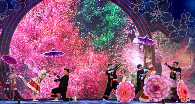 2022年木江界桃花节吸引大批游客前来旅游观光