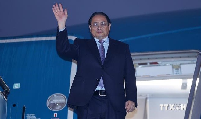 越南政府总理范明政启程对老挝进行正式访问