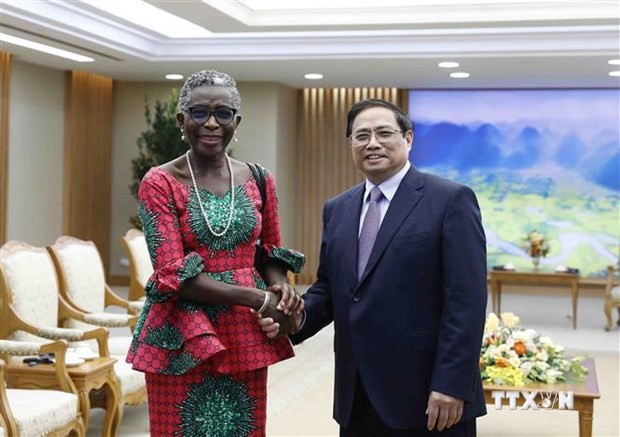 越南政府总理范明政会见国际货币基金组织副总裁安托瓦内特•萨耶