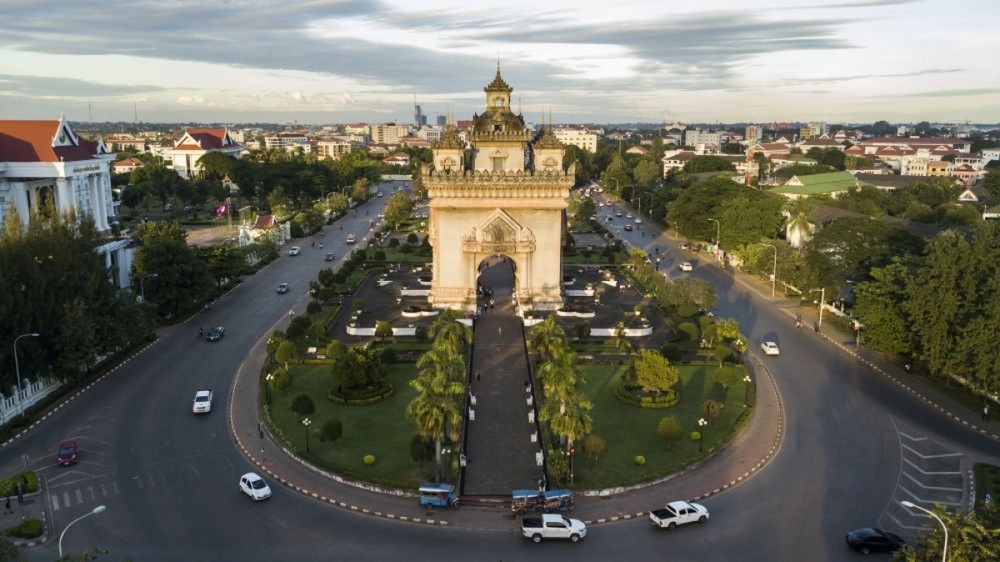 老挝政府努力寻找振兴经济的措施