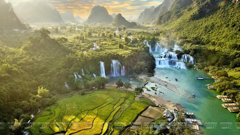 板约瀑布入选世界上最美丽的自然边界景观