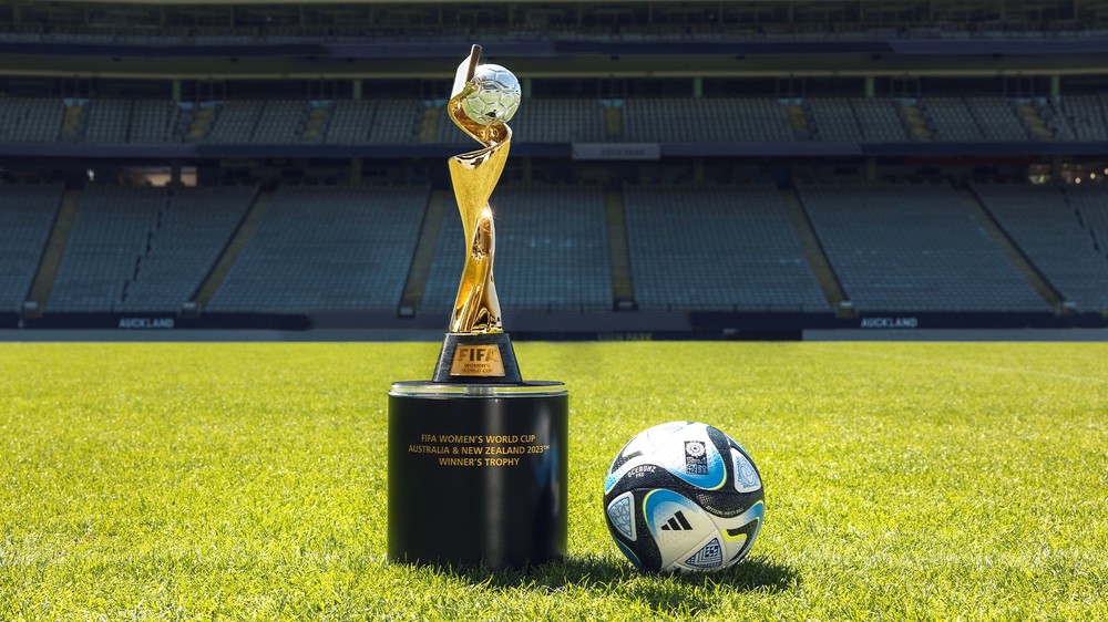 2023年世界足联女子世界杯足球赛的金杯即将到达越南