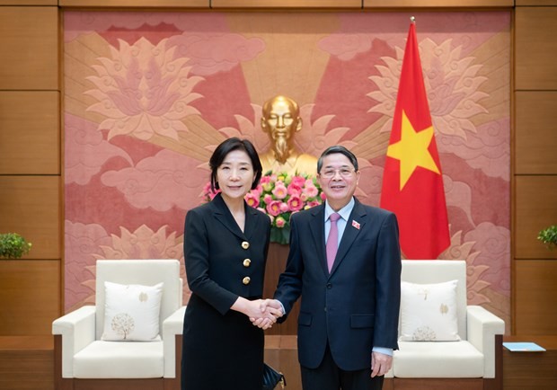 越南国会副主席阮德海会见韩国驻越大使