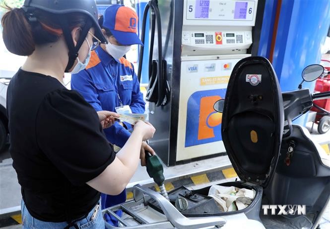 越南国内油价一律下降