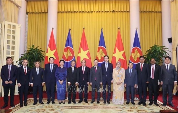 越南国家主席武文赏会见东盟各国驻越南大使