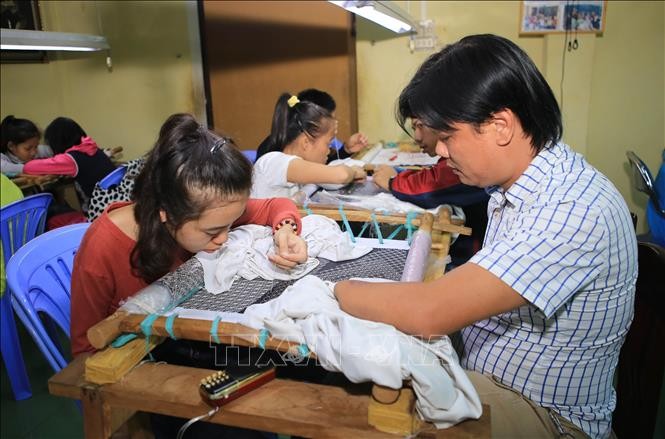 越南残疾人日: 需为残疾人创造更多就业机会