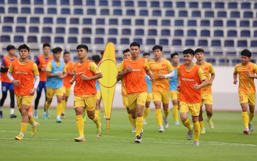 教练菲利普·特鲁西埃缩减参加第32届东南亚运动会的越南U22男球队名单