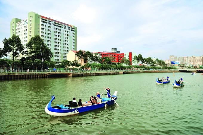 Kênh Nhiêu Lộc - Thị Nghè, một trong những điểm đen về ô nhiễm môi trường ở Thành phố Hồ Chí Minh giờ đây đã được chuyển hóa xanh sạch đẹp, trở thành điểm đến thu hút du khách trong nước và quốc tế. Ảnh: Phúc Thanh