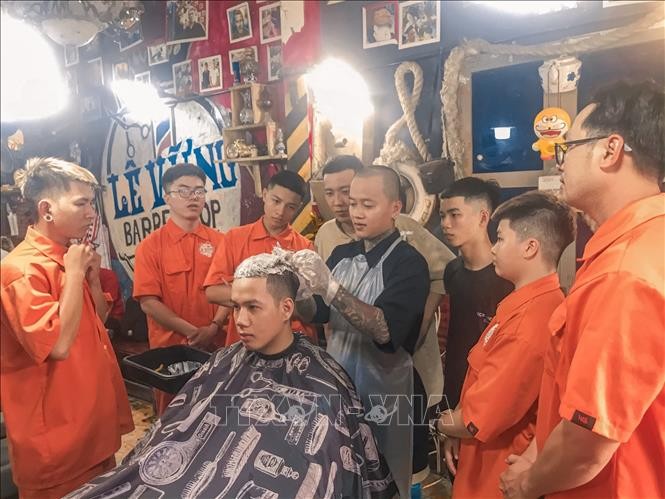 6 Tiệm cắt tóc nam đẹp và chất lượng nhất Tây Ninh - ALONGWALKER