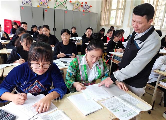 Một tiết học của học sinh Trường Trung học phổ thông Dân tộc nội trú Cao Bằng. Ảnh: Quốc Đạt - TTXVN