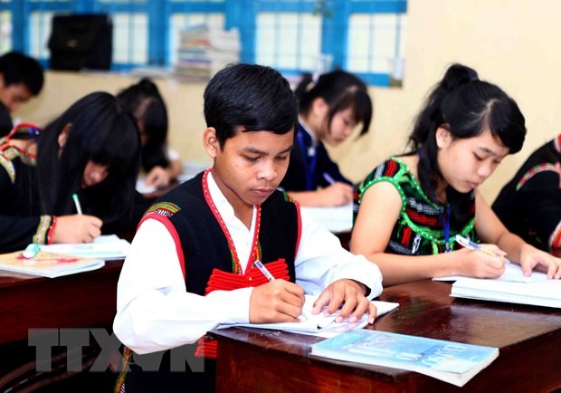 Một giờ học của học sinh trường THPT Dân tộc nội trú Nơ Trang Lơng, Đắk Lắk. Ảnh: TTXVN