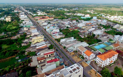 Toàn cảnh thị xã Vĩnh Châu - thị xã ven biển của tỉnh Sóc Trăng với gần 71% cư dân là đồng bào dân tộc thiểu số, trong đó đồng bào Khmer chiếm gần 53%. Ảnh: An Hiếu
