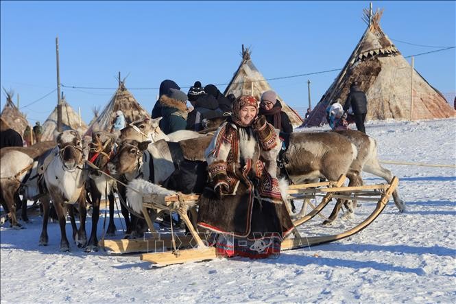 Lễ hội người chăn hươu được tổ chức vào đầu mùa Xuân hàng năm, là dịp để các dân tộc bản địa vùng phương Bắc thể hiện bản sắc văn hóa độc đáo. Ảnh: Trần Hiếu - PV TTXVN tại Nga