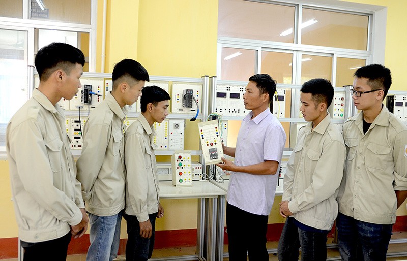 Đào tạo nghề Điện công nghiệp tại trường Cao đẳng Nghề Kỹ thuật - Công nghệ Tuyên Quang. Nguồn: sonoivu.tuyenquang.gov.vn