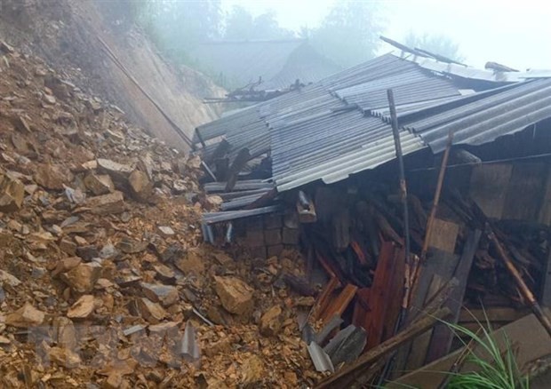 Mưa lớn làm sạt lở đất vào nhà một hộ dân ở thôn Suối Giao, xã Xà Hồ, huyện Trạm Tấu (tỉnh Yên Bái) vào tháng 8/2020. Ảnh: Đức Tưởng - TTXVN