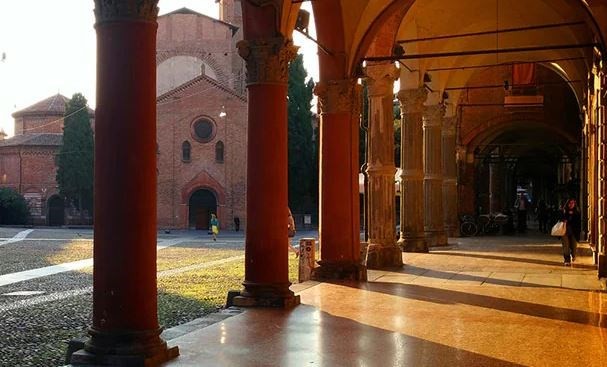 Những ngôi nhà thời trung cổ của Bologna đã được UNESCO đưa vào danh sách các di sản thế giới. Nguồn: ndtv.com
