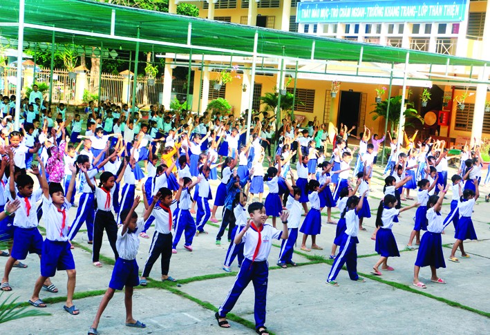 Tỉnh Vĩnh Long đã đầu tư xây mới 40 trường học, tạo điều kiện cho học sinh Khmer được học tập trong môi trường thuận lợi. Ảnh: Lê Thúy Hằng